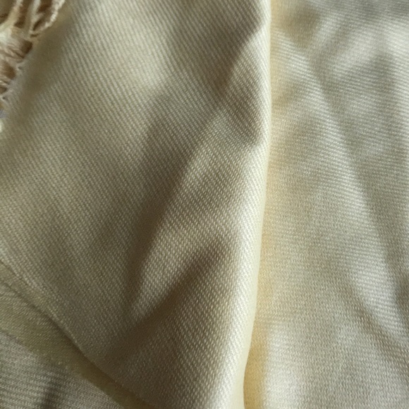 Canary Yellow 100% Pashmina Scarf 28β x 76β - Picture 4 of 7